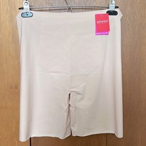 Spanx Shape mid-thigh short - nude